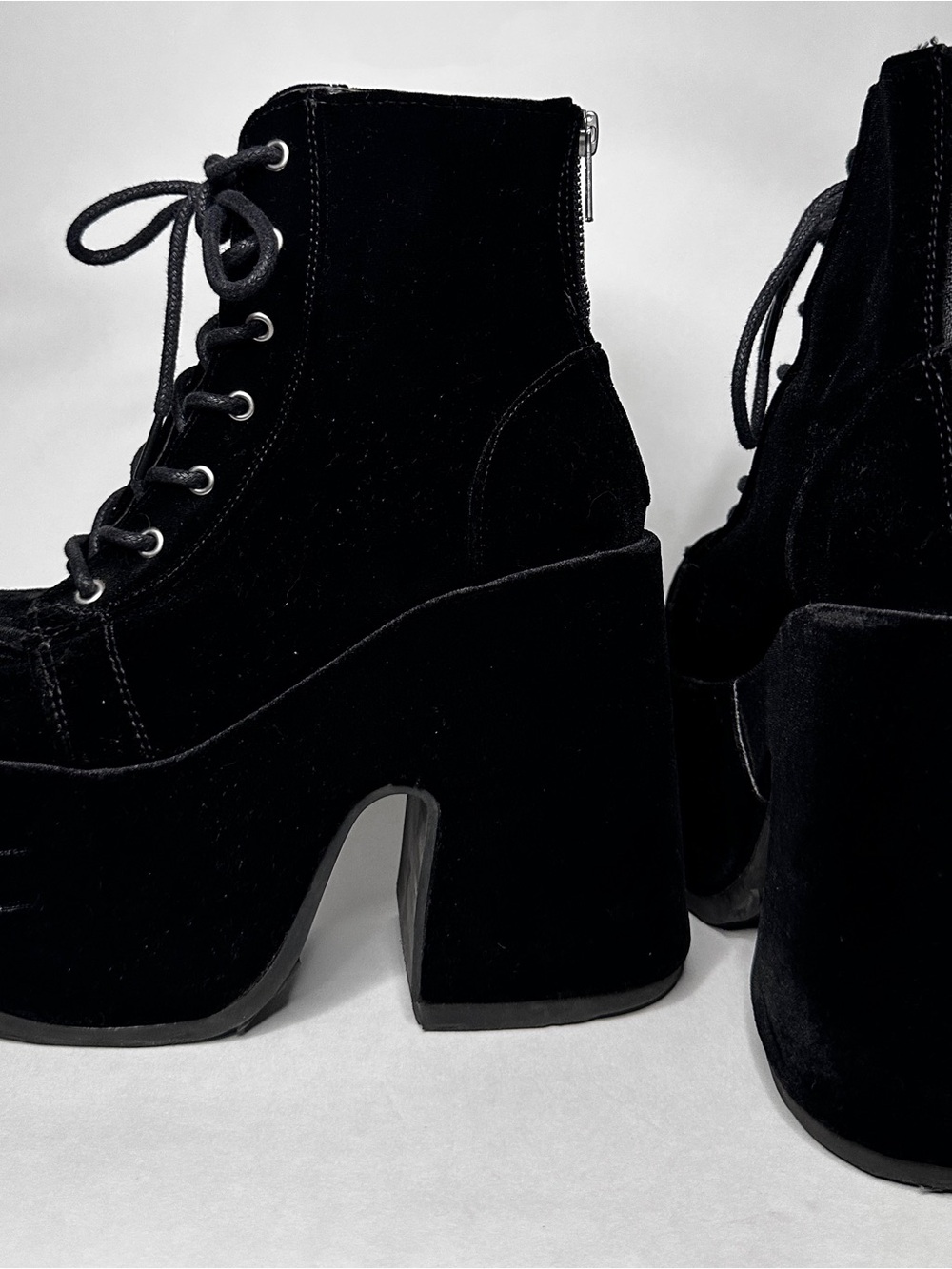 Demonia Camel-203 Black Velvet Platform Ankle Boots Goth Women’s Size 6 - Picture 5 of 7